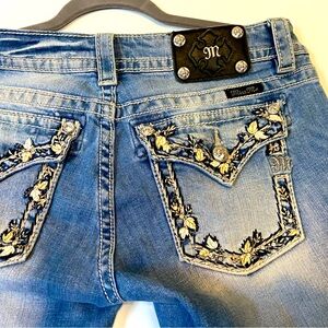 Miss me, raw hem Capri jeans size 29